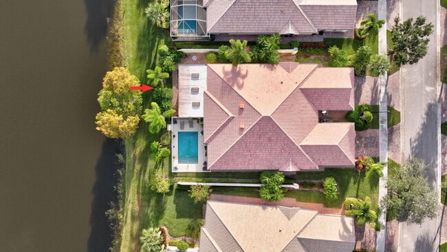 Building Photo - 11361 SW Pembroke Dr