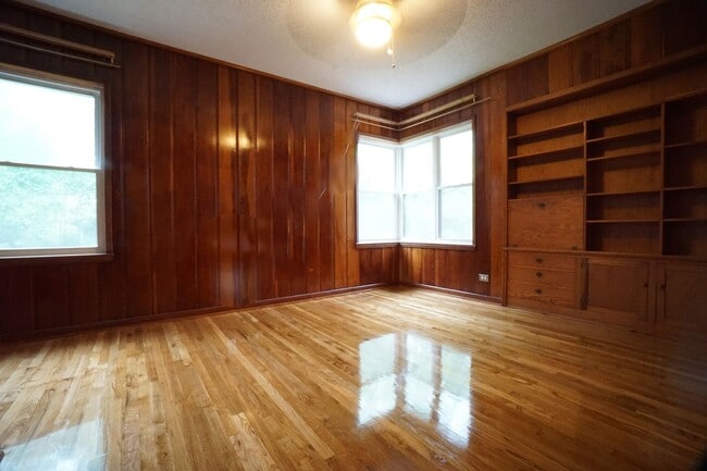 Building Photo - 149 Downing Dr