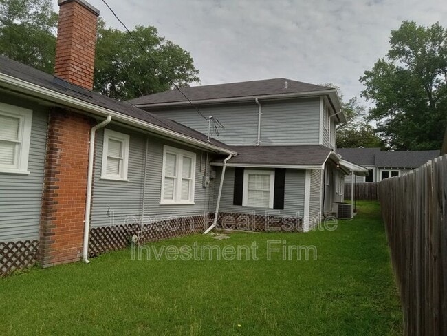 Building Photo - 802 Jefferson St