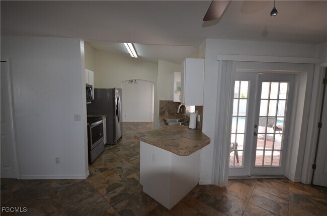 Building Photo - 1126 NW 2nd Ave