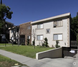 Building Photo - 10745 Hortense St