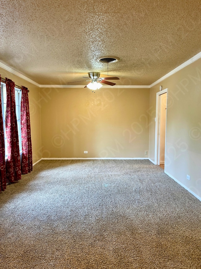 Building Photo - 1523 Viewridge Dr