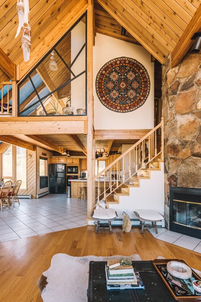 Building Photo - 3995 Nordic Valley Dr