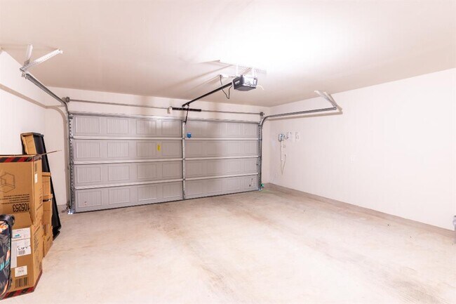 Building Photo - 17920 Fairbridge Ln