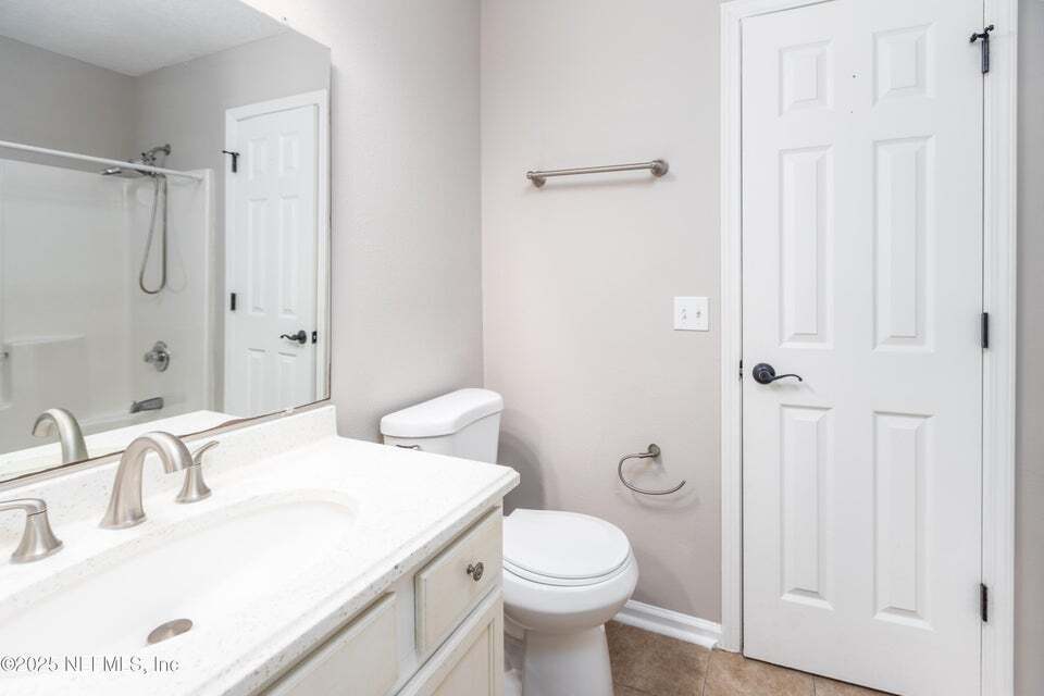 Building Photo - 230 Scrub Jay Dr