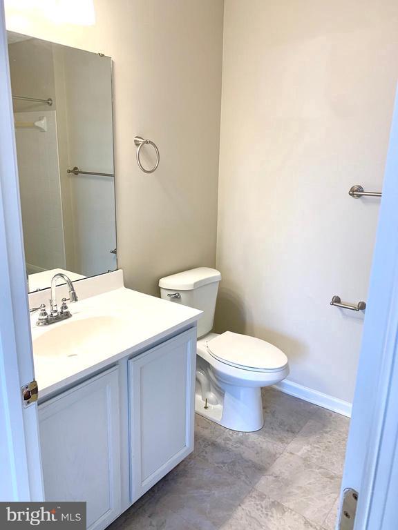 Building Photo - 2450 Apple Blossom Ln