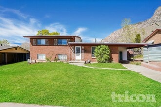 Building Photo - 1272 Cook St