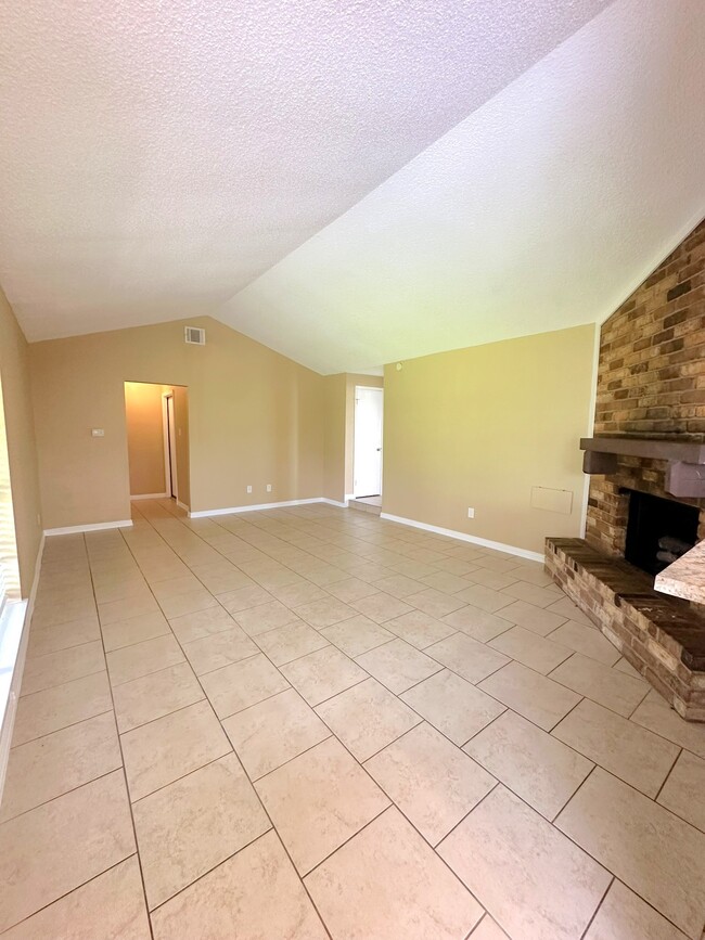 Building Photo - 12210 Roandale Dr