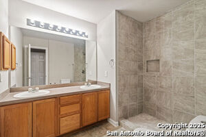 Building Photo - 7514 Acorn Bend Dr