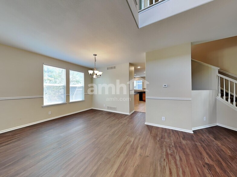 Building Photo - 13725 Kearney St
