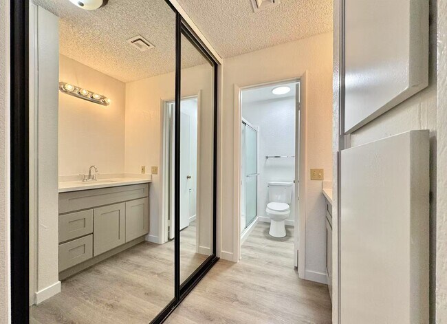 Building Photo - 4724 Nara Vista Way