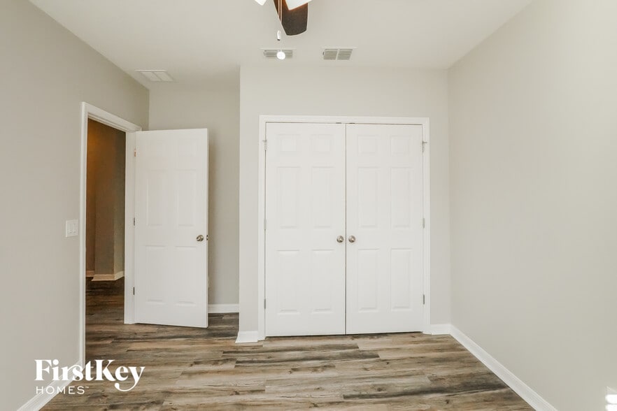 Building Photo - 644 Black Eagle Dr