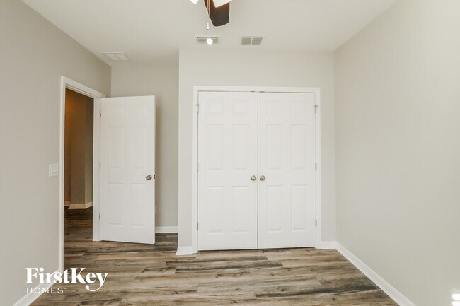 Building Photo - 644 Black Eagle Dr