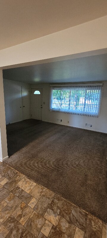 Building Photo - 310 Poplar St