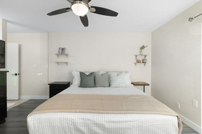 Building Photo - 14410 North 42nd Pl