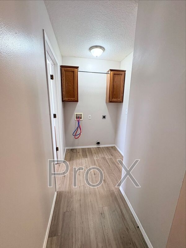 Building Photo - 3802 College View Dr