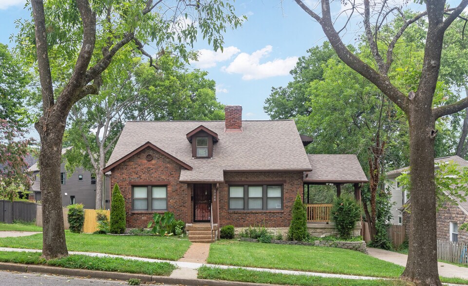 Primary Photo - 3008 Blakemore Ave