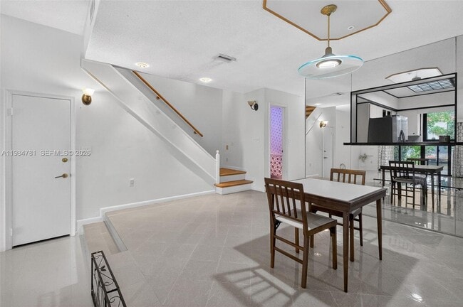 Building Photo - 1626 NE 105th St