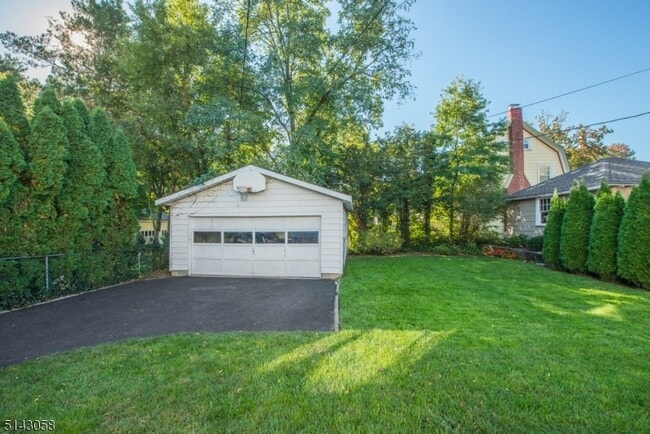 Building Photo - 276 Bay Ave