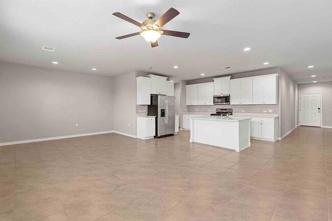 Building Photo - 11724 Saddle Rock Dr