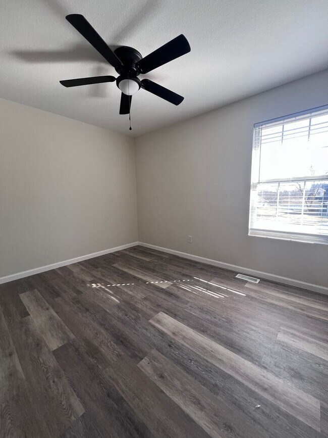 Building Photo - 1719-1719 Hanover Blvd