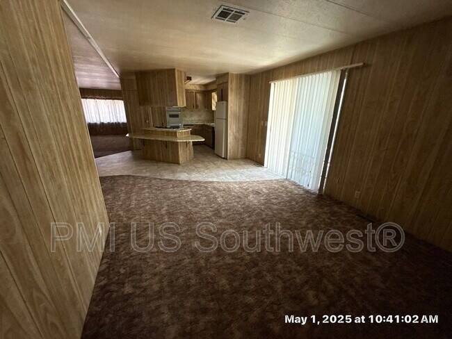 Building Photo - 818 Church St