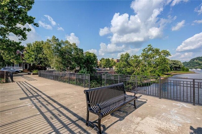 Building Photo - 612 Arbor Ct