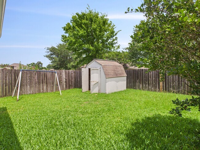 Building Photo - 3203 Von Trapp Ln