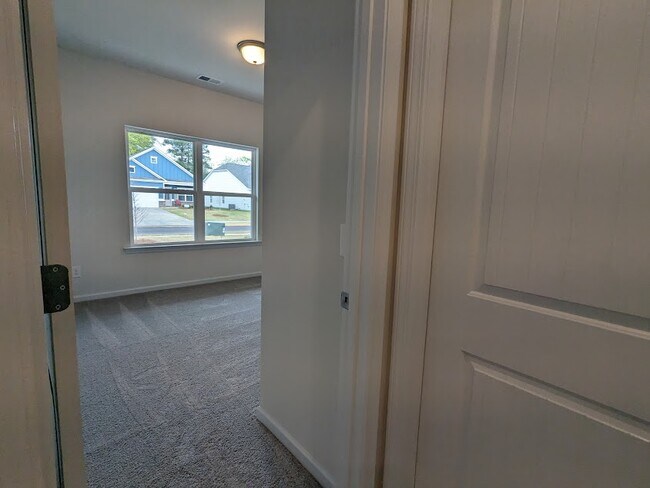 Building Photo - 113 Marion Dr