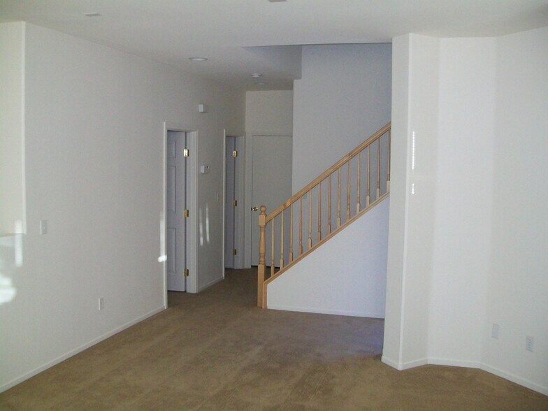Building Photo - 5049 Hazelyn Ct