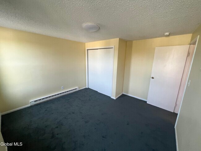 Building Photo - 128 Milton Ave