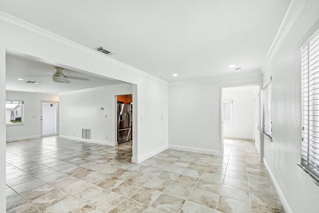 Building Photo - 2098 SW 13th Way