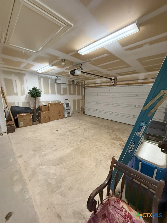 Building Photo - 760 Guna Dr