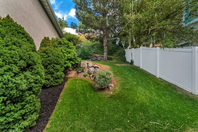 Building Photo - 14767 Brewster Dr