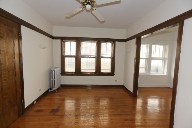 Building Photo - 824 W Waveland Ave