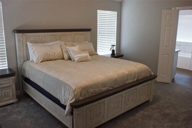 Building Photo - 10806 Sutter Ranch Cir