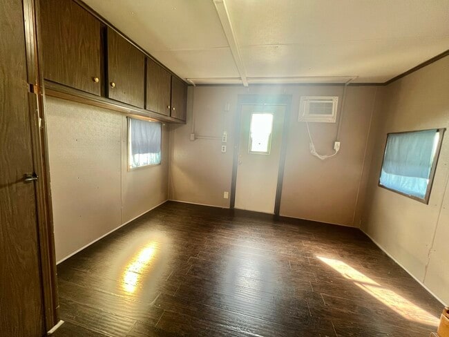 Building Photo - 2749 Wagon Trail Rd