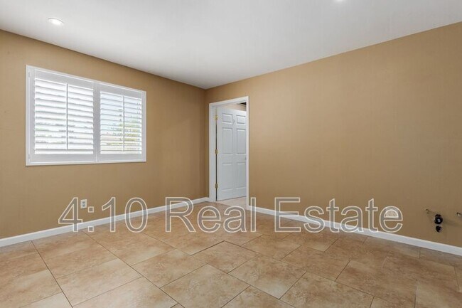 Building Photo - 26002 S La Cite Dr