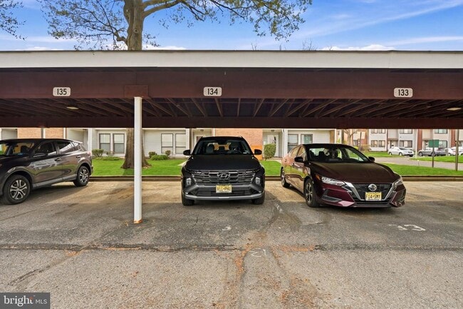 Building Photo - 7 Dennison Dr