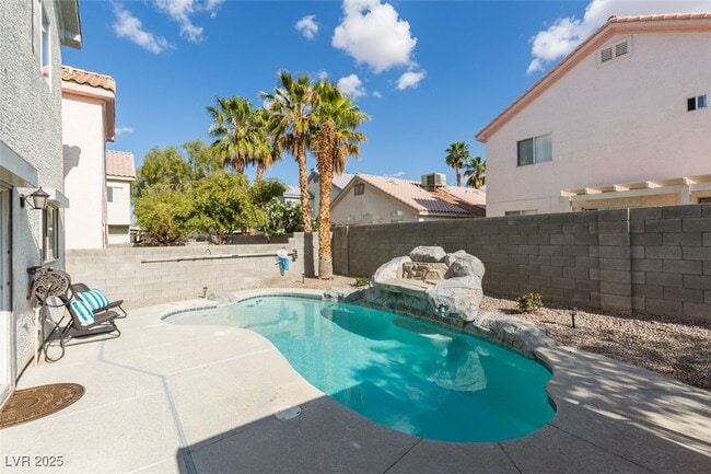 Primary Photo - 7217 W Mesa Vista Ave