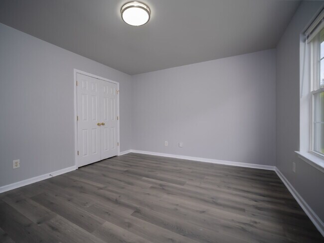 Building Photo - 1030 Boxelder Ln