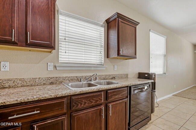 Building Photo - 14458 Vincent Kalel