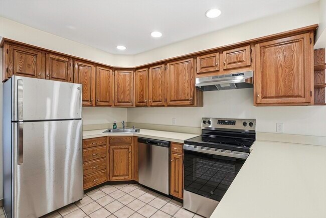 Building Photo - 59 School St