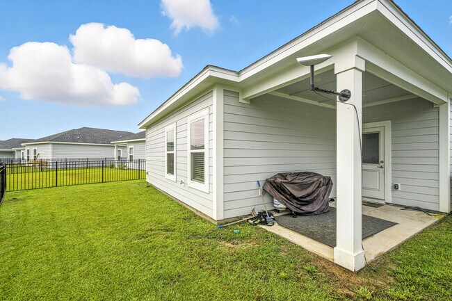 Building Photo - 228 Speckled Trout Ln N