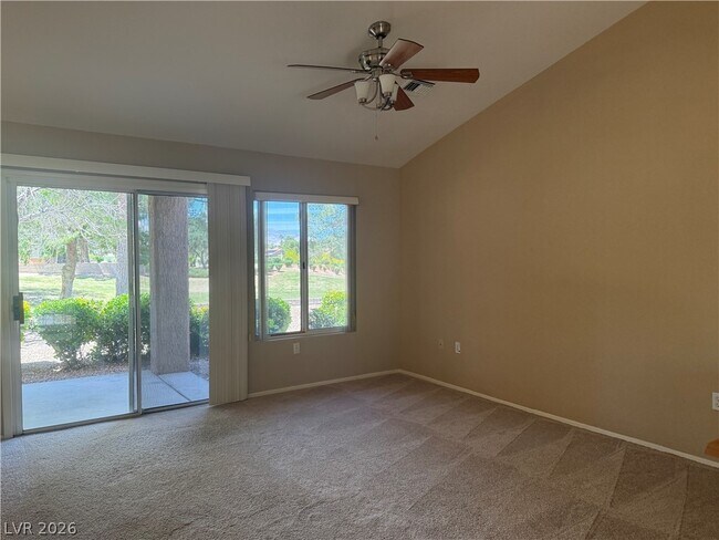 Building Photo - 2425 Showcase Dr