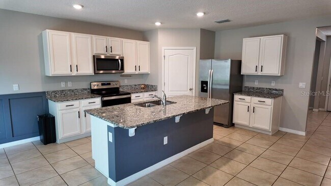 Building Photo - 11237 Amber Ridge Dr