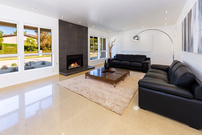 Building Photo - 17548 Marilla St