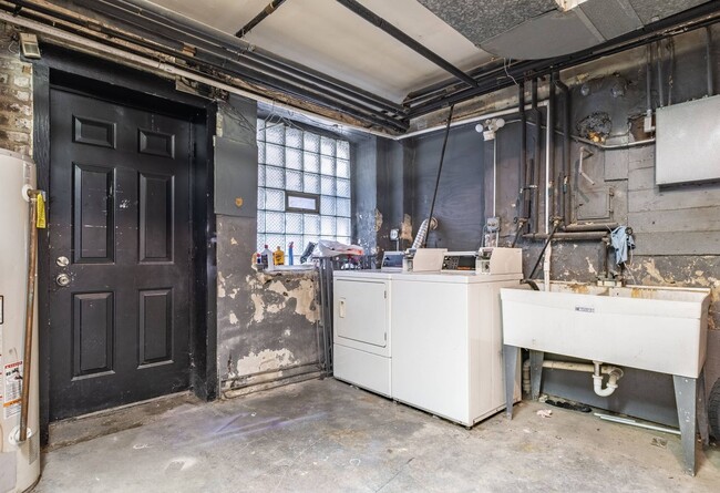 Building Photo - BEC Properties Kedzie LLC