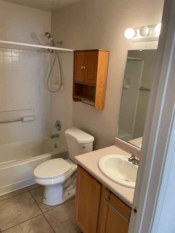 Building Photo - 6936 Skylar Dr NE