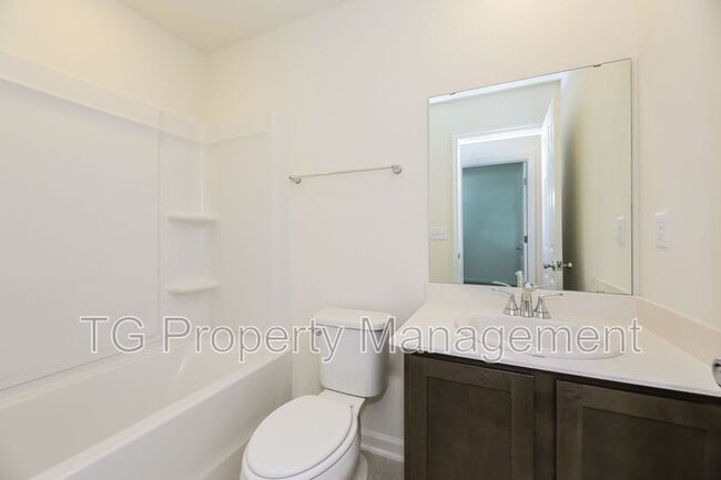 Building Photo - 140 Beach Palm Ct